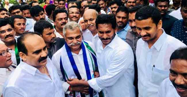 Manugunta Mahidhar Reddy Joined in YSRCP