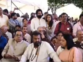 జయసుధ ఫోన్ లాక్కున్న మోహన్ బాబు..వీడియో వైరల్